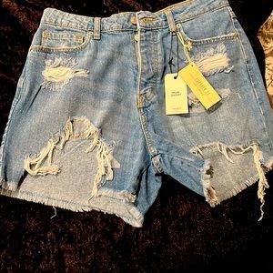 Mom short- forever 21